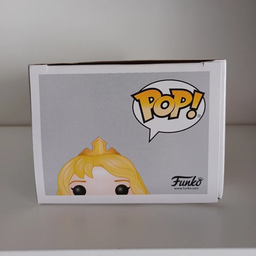 Disney Princess‎ Aurora Sleeping Beauty 325 Vinyl Figure Funko Pop Collection